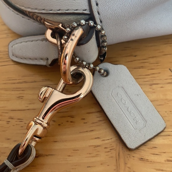 Coach wristlet - Picture 5 of 10